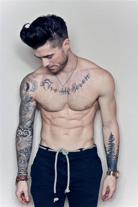 tatuajes en el pecho y brazo para hombres|Tatuajes en el pecho para hombres – 50 ideas